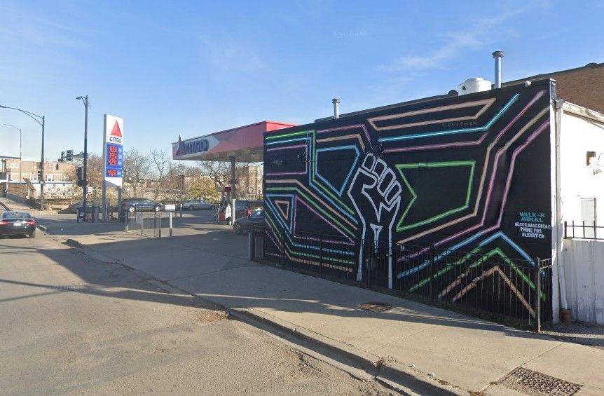 1 man dead, 2 critically shot while changing a tire at Garfield Park