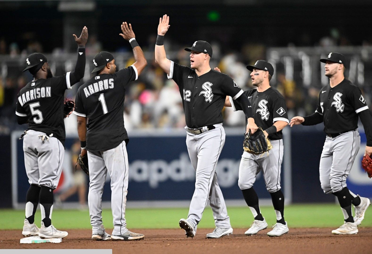 Jiménez, White Sox win 31; Padres' magic number still 3