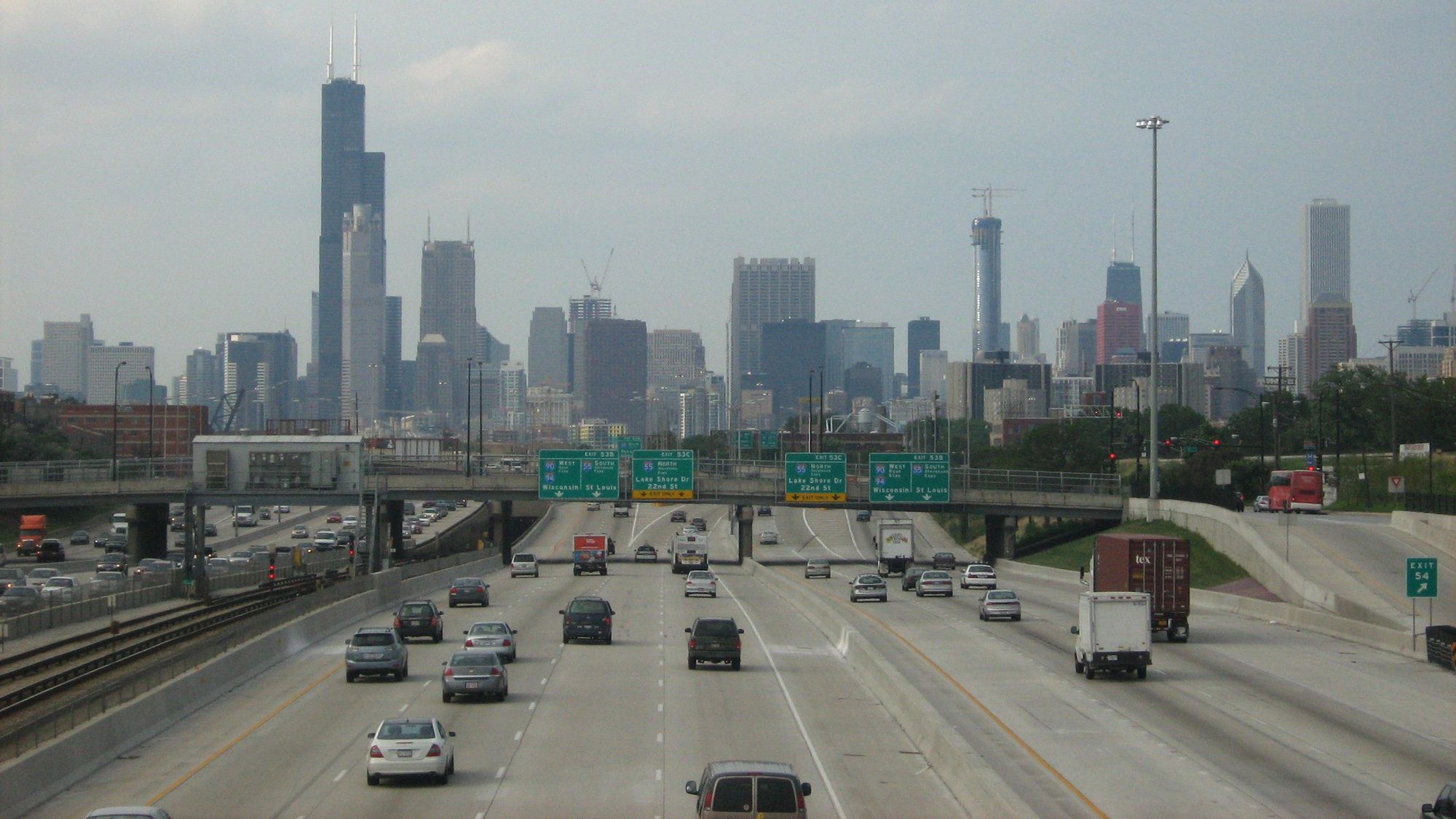 1 dead, 1 hurt Thursday morning in surging Chicago expressway gun violence