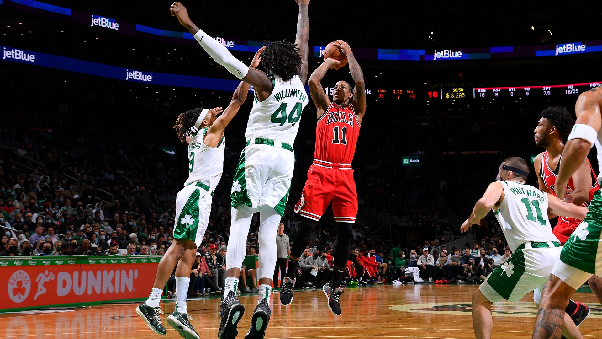 DeRozan scores 37 as Bulls beat Celtics 128-114 to reach 6-1