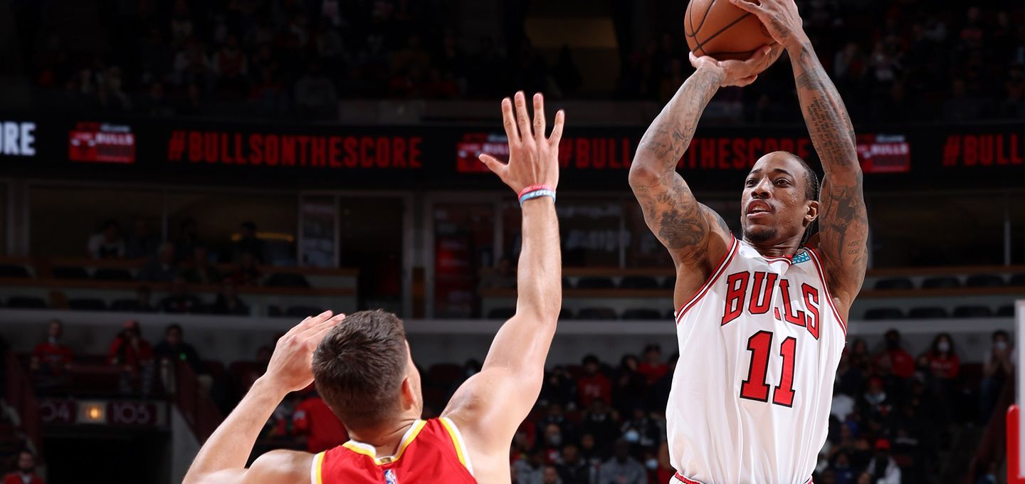 DeRozan continues streak with 37 points, Bulls beat Hawks