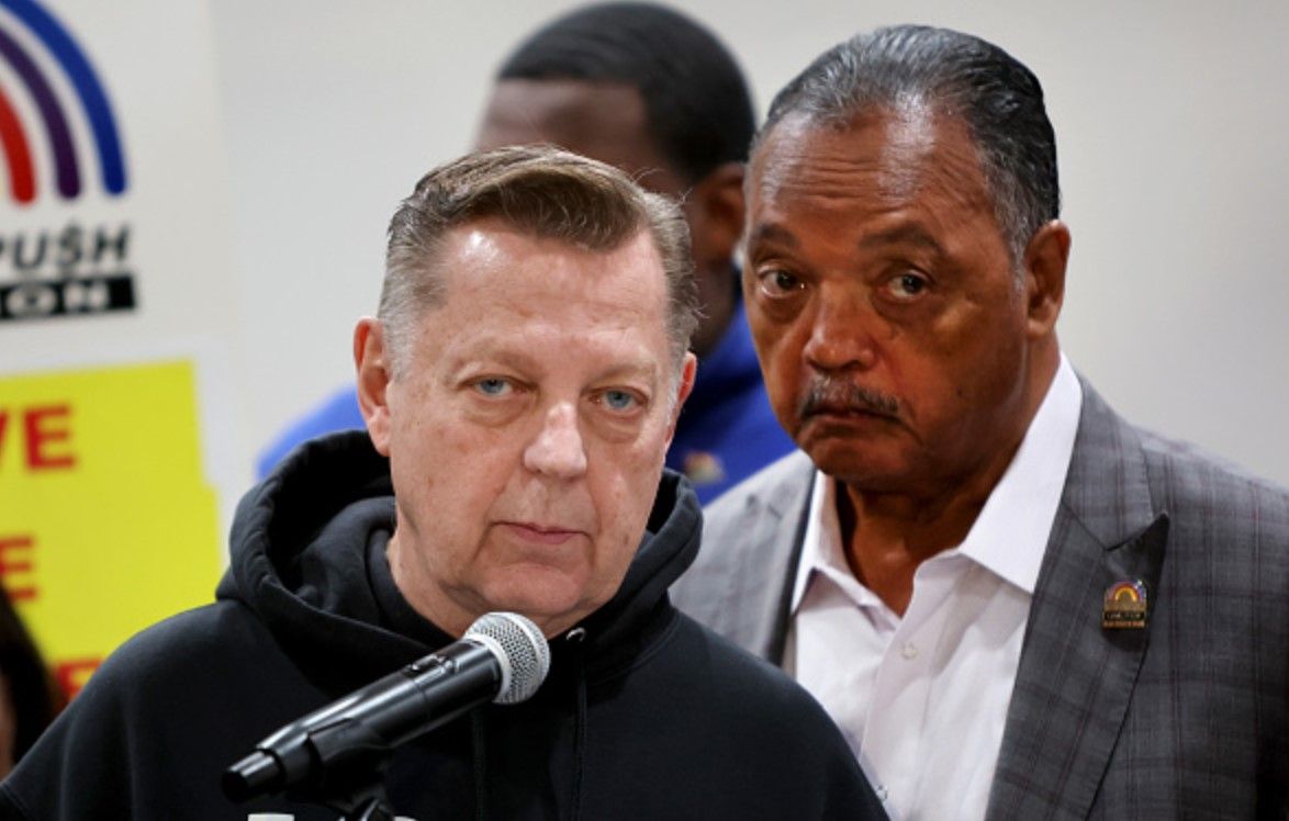 Church officials clear Pfleger of abuse claim
