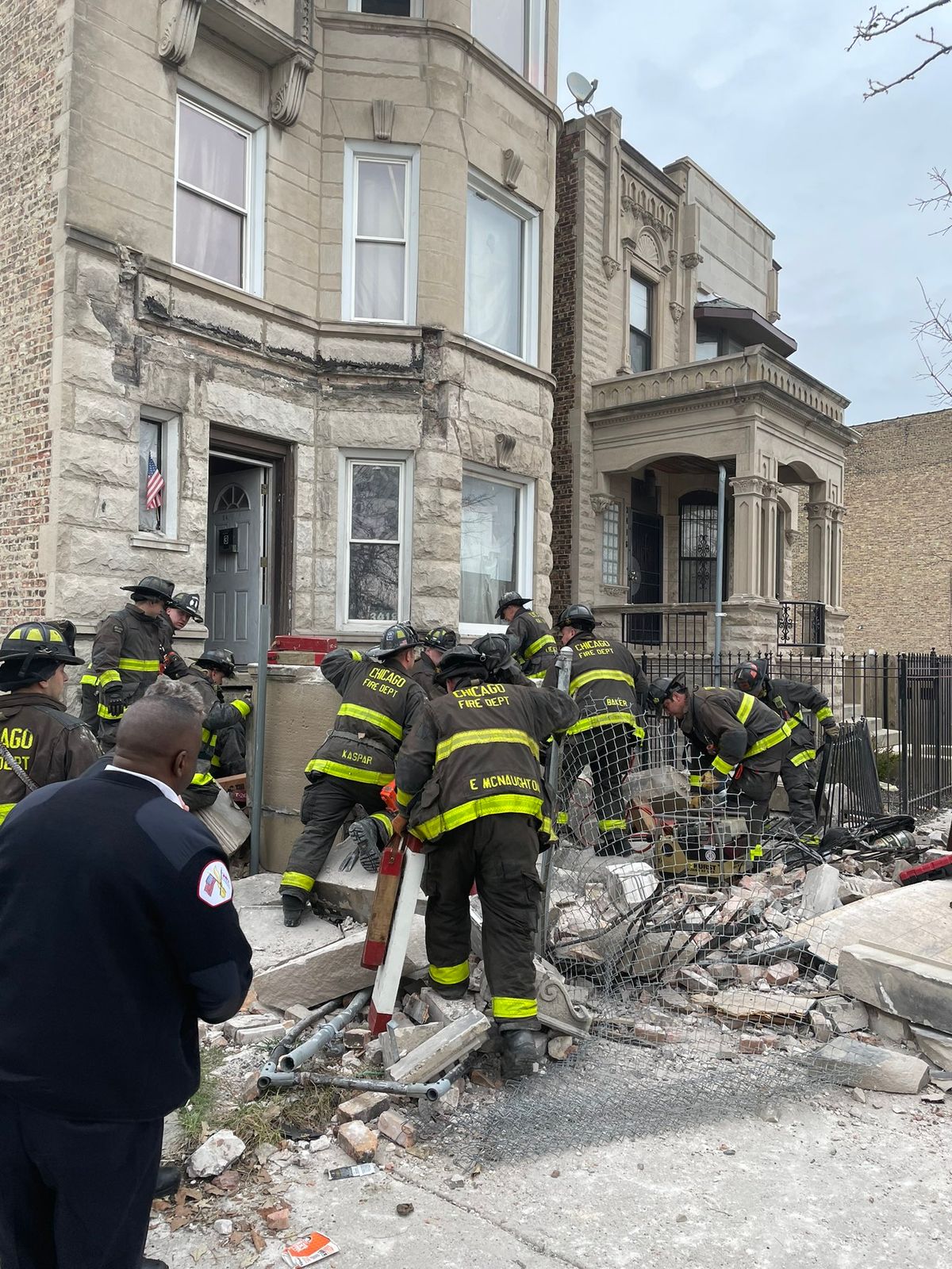 1 dead, 2 others hurt in Chicago porch collapse: Fire Dept