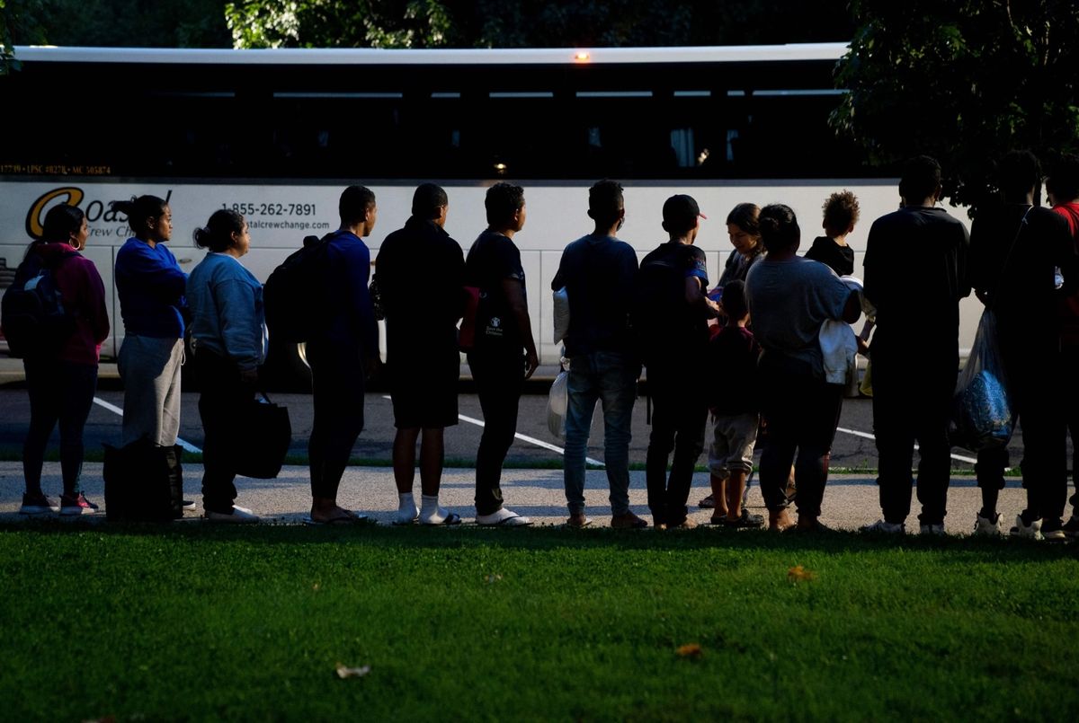 Pritzker calls up Guard to help care for arriving migrants