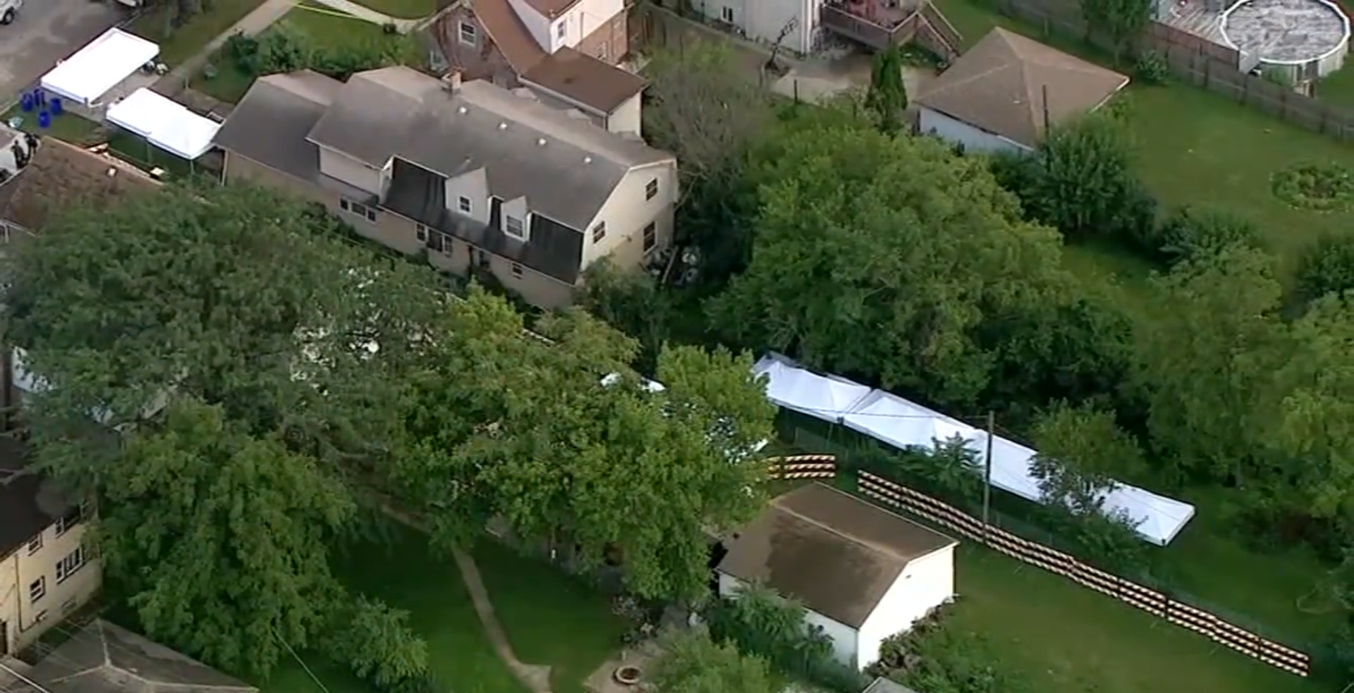 Update: Containers Found in Backyard of Illinois Man Who Said He Buried Mother and Sister