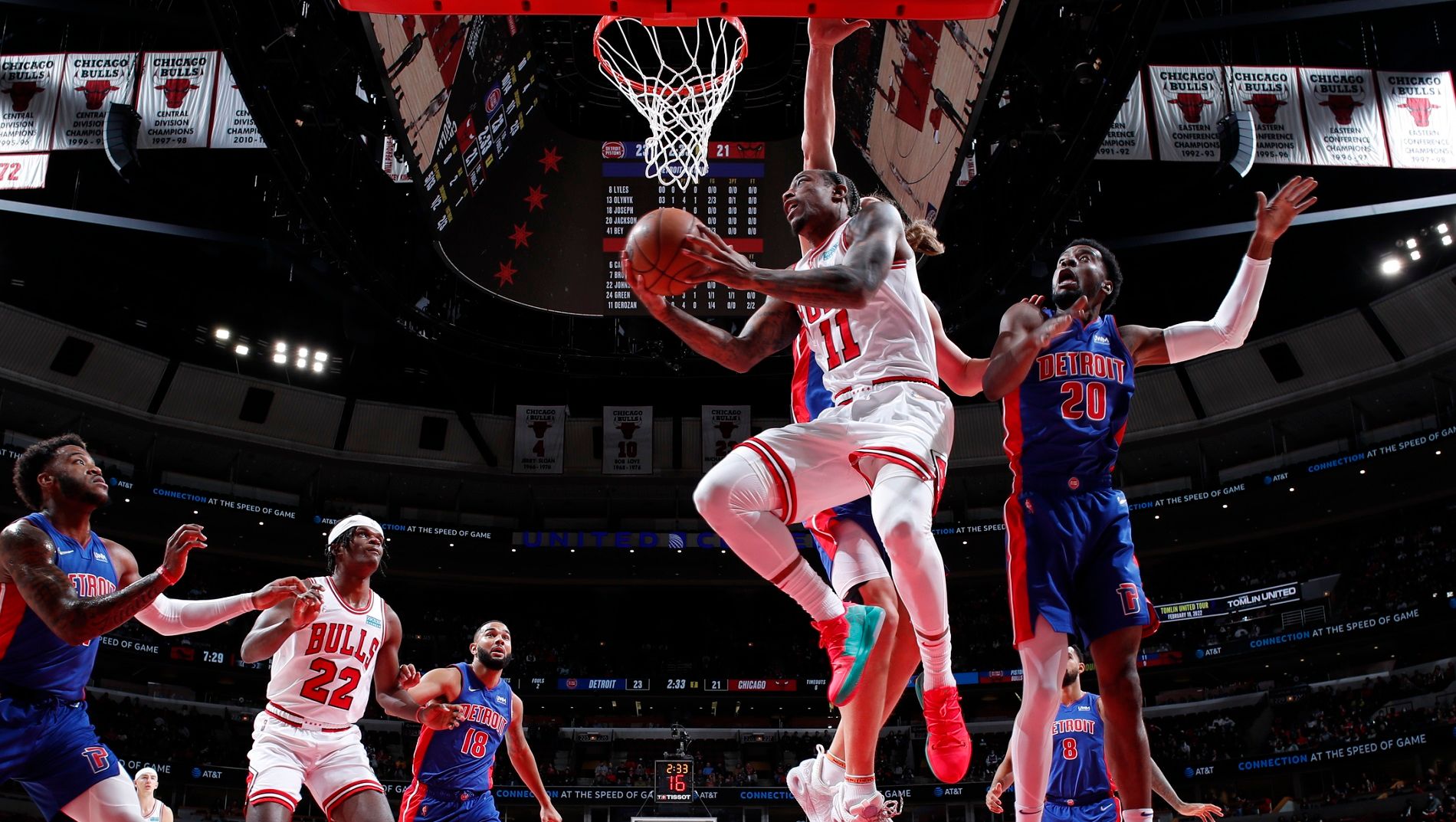 Bulls beat Pistons 97-82, improve to 3-0