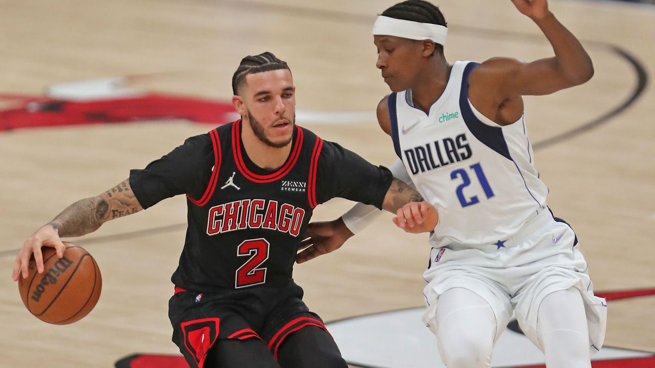 Ball, LaVine lead Bulls past Mavericks 117-107