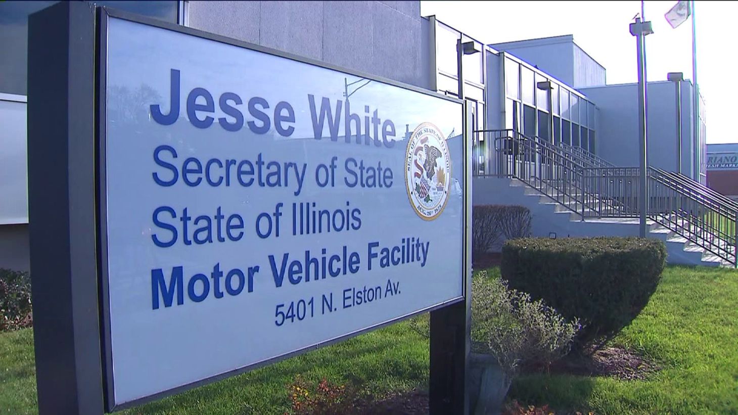Illinois extends license expiration dates to March 31, 2022