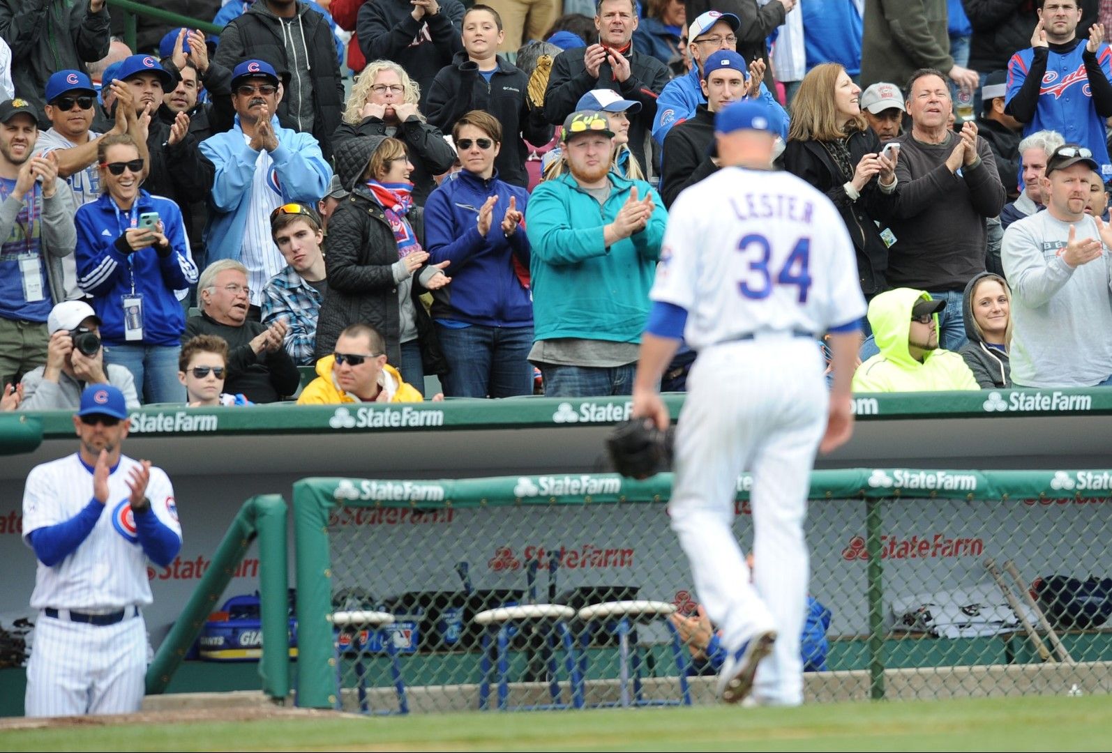 Jon Lester announces retirement