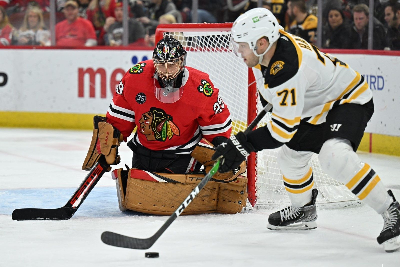 Blackhawks fall to Bruins in OT, lose 2-1