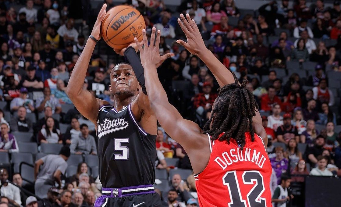 Fox scores 34, Kings beat Bulls 112-103