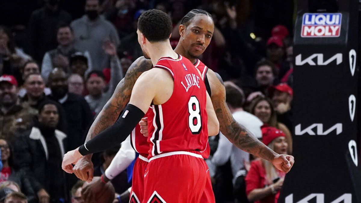 DeRozan scores 50, Bulls rally past Clippers 135-130 in OT