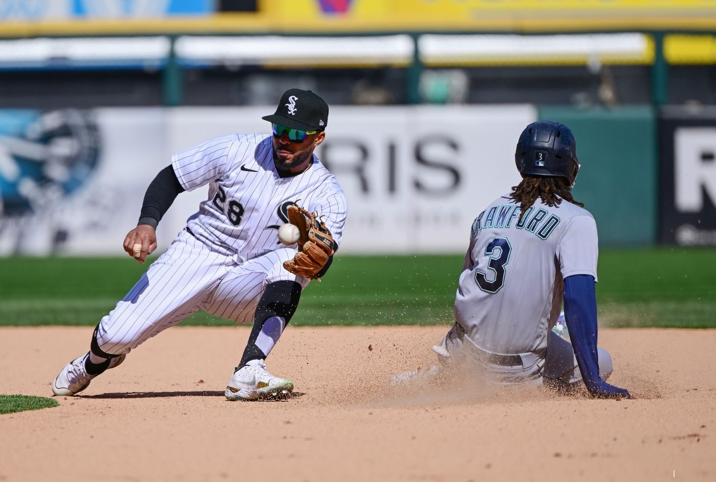 Mariners beat White Sox 5-1 in Windy City