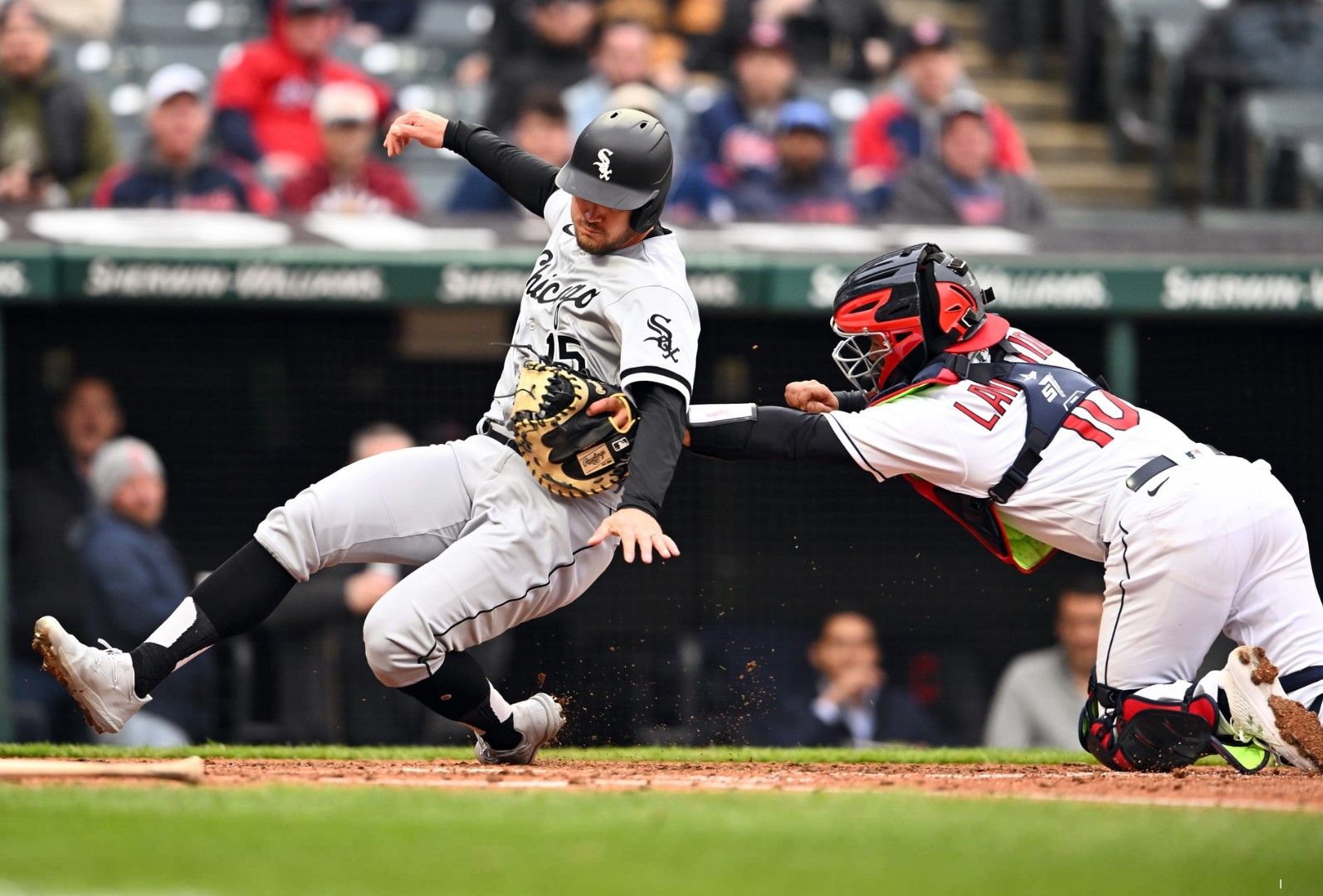 Ramírez slam, 5 RBIs as Guardians sweep White Sox 11-1, 2-1