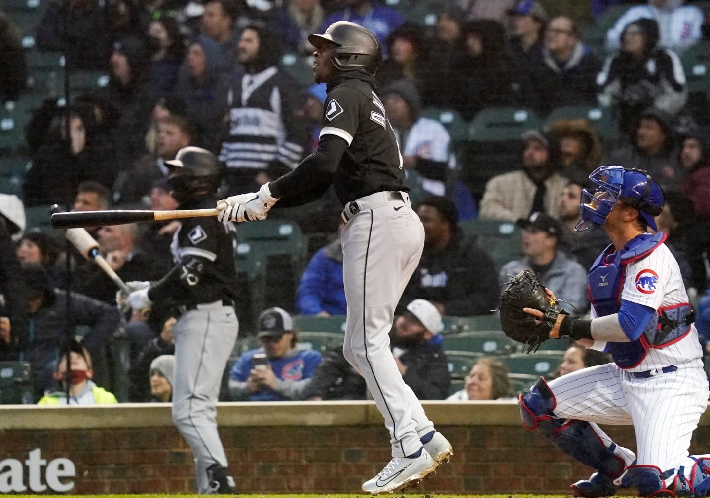 Anderson homers as White Sox beat Cubs 3-1 at rainy Wrigley