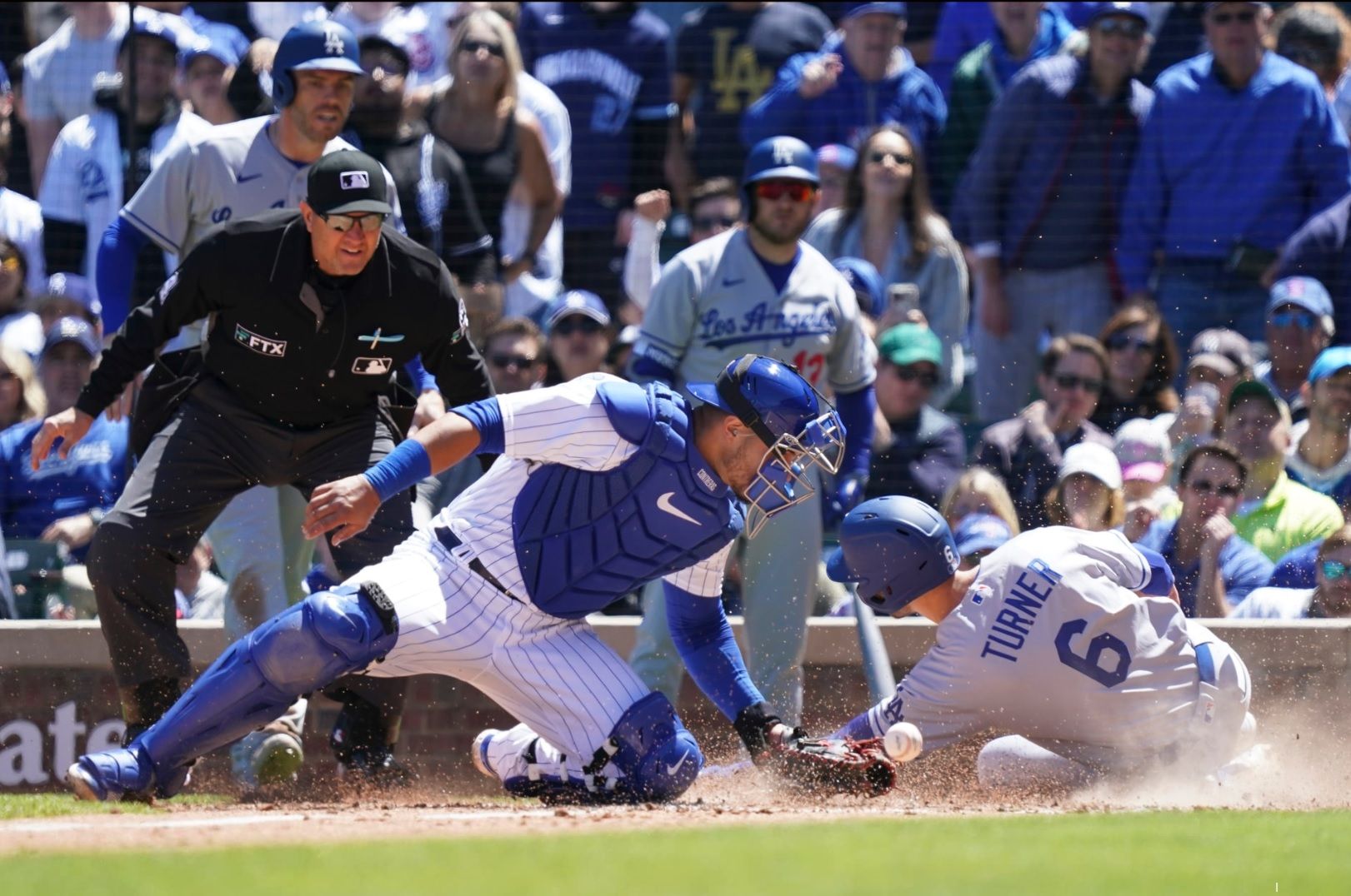 Kershaw, Betts lead Dodgers to doubleheader sweep of Cubs