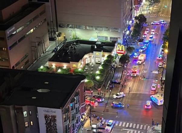 2 people dead, 8 wounded in violence near Chicago Avenue and State Street