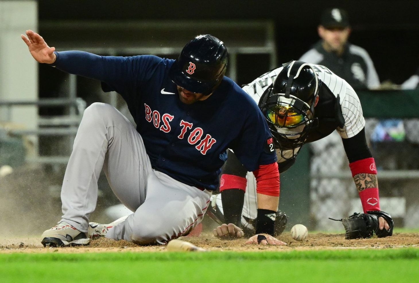 Red Sox pound White Sox 16-3, extend win streak to 6 games