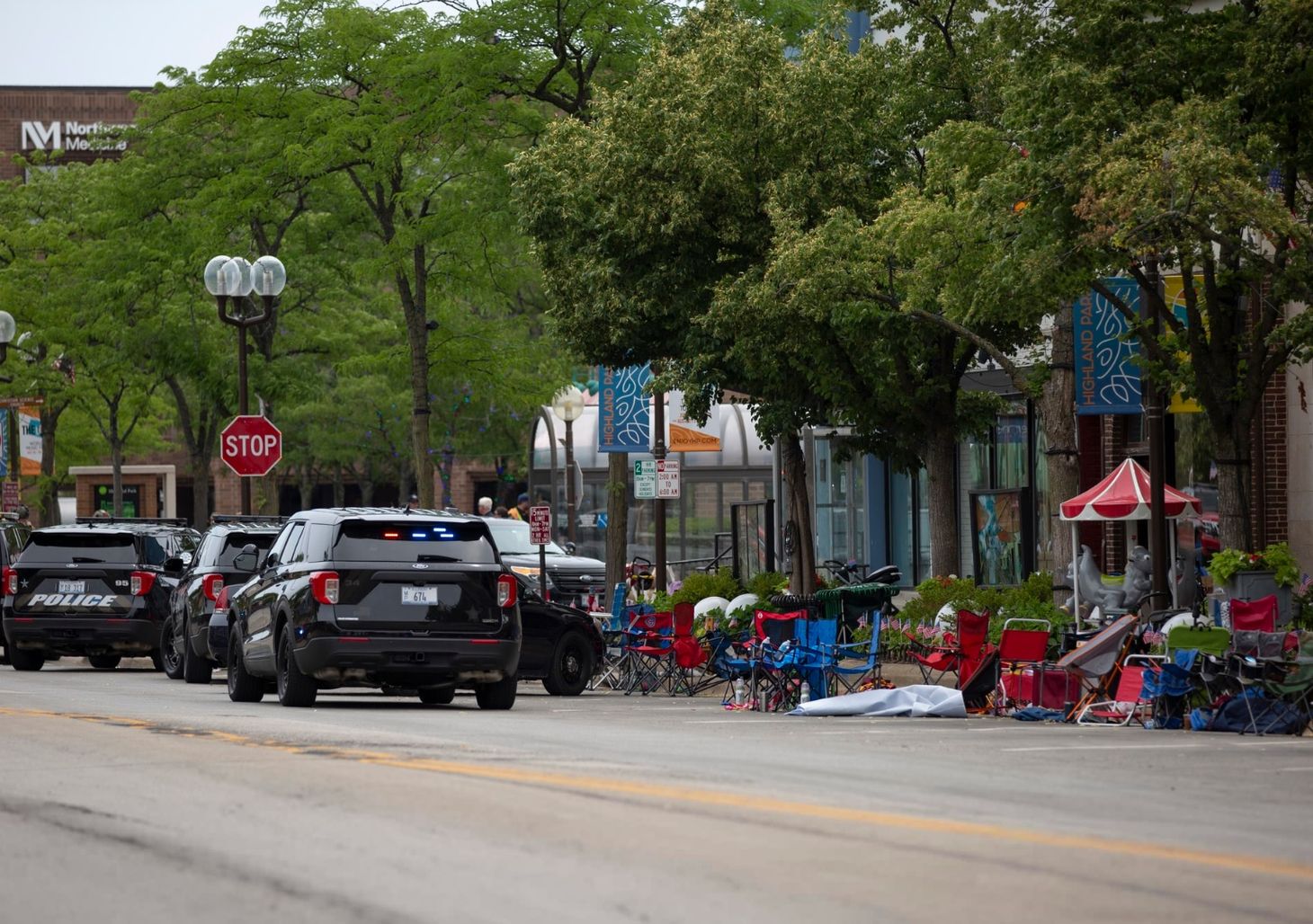 6 dead, 24 wounded in shooting at Highland Park Independence Day parade