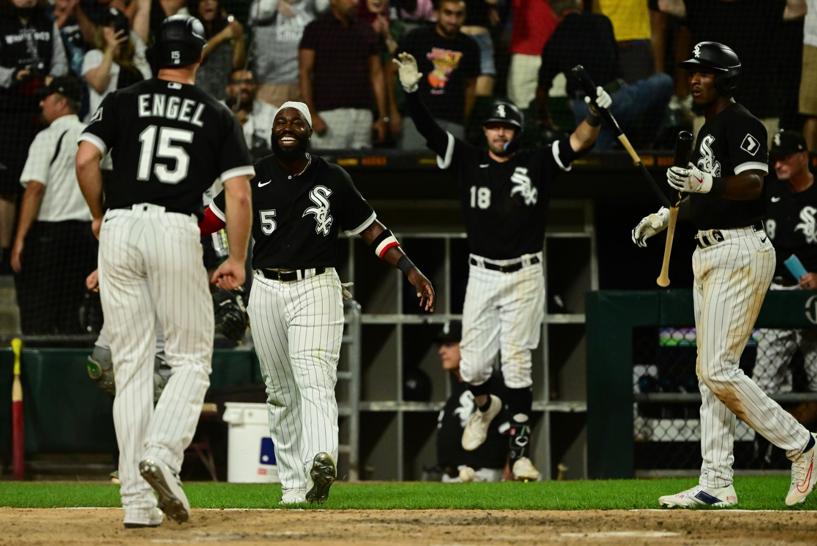 Sheets homers, doubles late to lift White Sox over A's 3-2