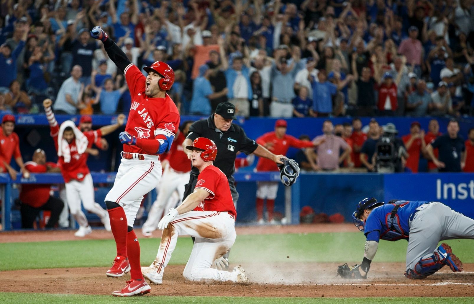 Jansen homers, drives in winner in 11th as Jays beat Cubs