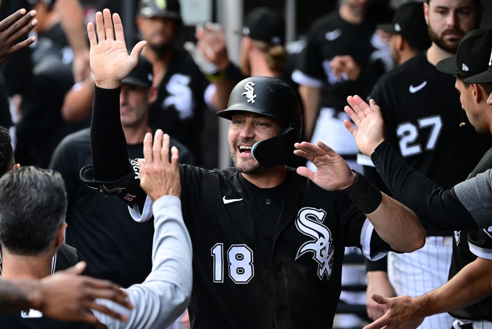 Vaughn hits tiebreaking single, White Sox beat Tigers 6-4