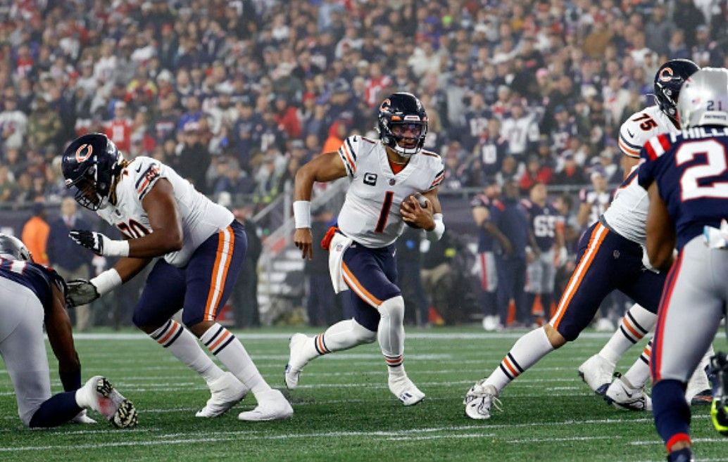 Fields, Bears score 23 straight points, beat Pats 33-14