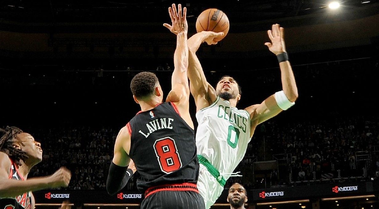 Tatum scores 36, Celtics rally to hold off Bulls 123-119