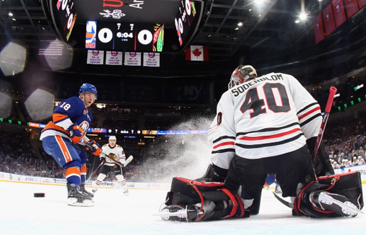 Varlamov makes 21 saves as Islanders blank Blackhawks 3-0