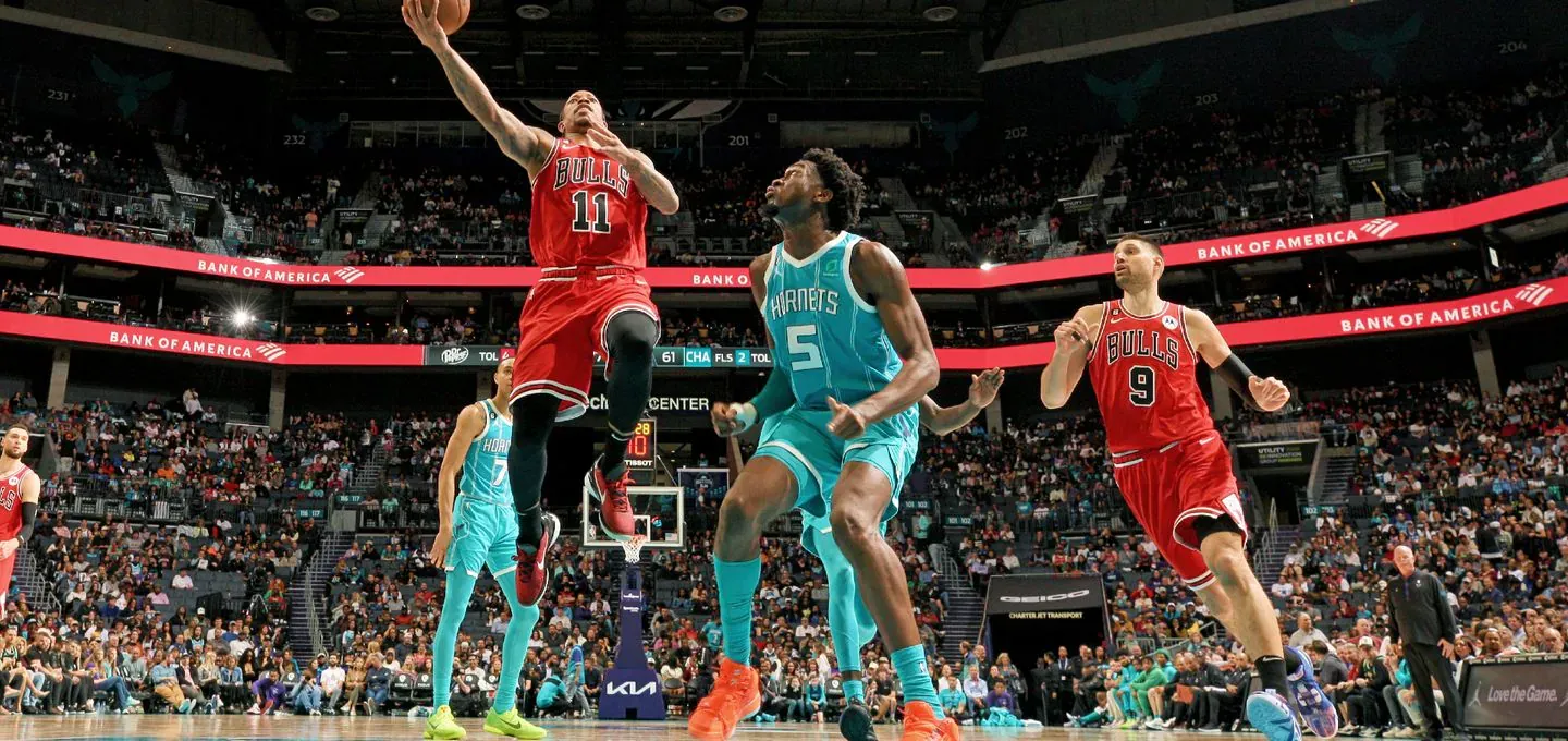 LaVine, DeRozan each score 23 points; Bulls rout Hornets