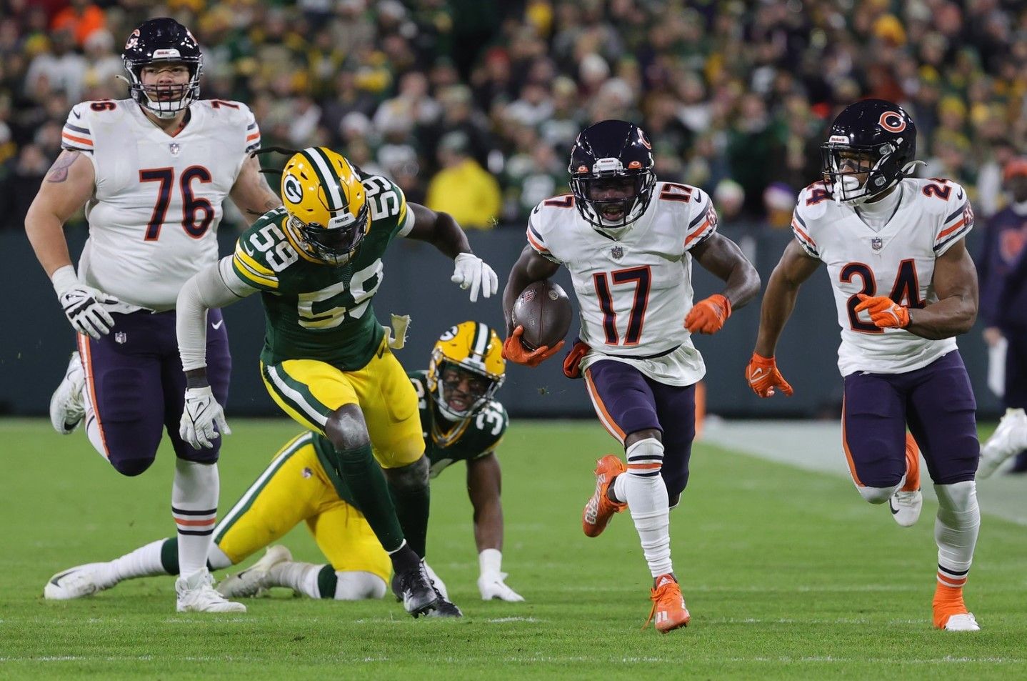 Bears can't keep up after strong first half, lose to Packers 45-30