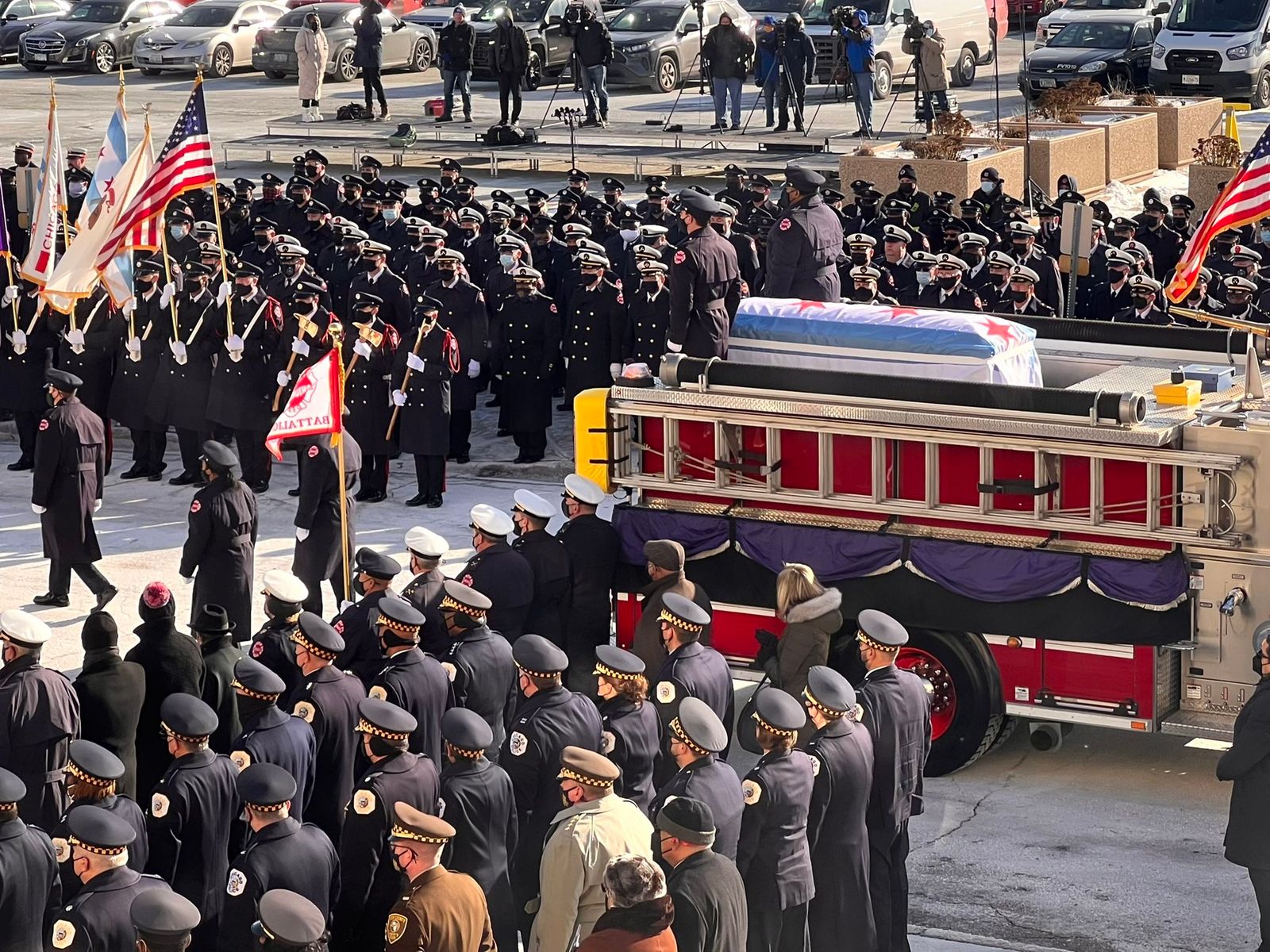 Funeral held for Chicago firefighter who died from injuries