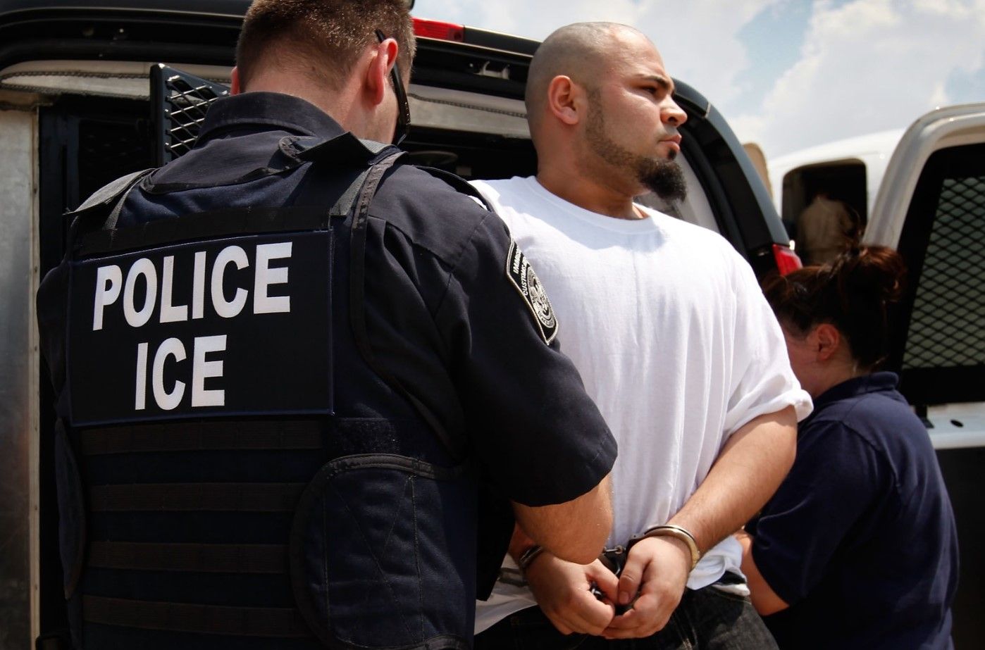 Illinois' law ending immigration detention hits snag