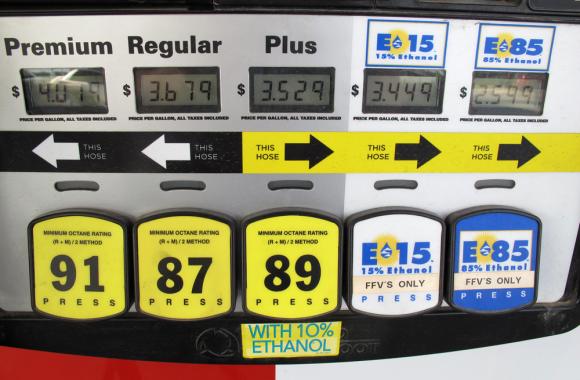 8 Midwest states seek permanent waiver to sell E15 gas