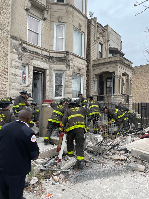 1 dead, 2 others hurt in Chicago porch collapse: Fire Dept