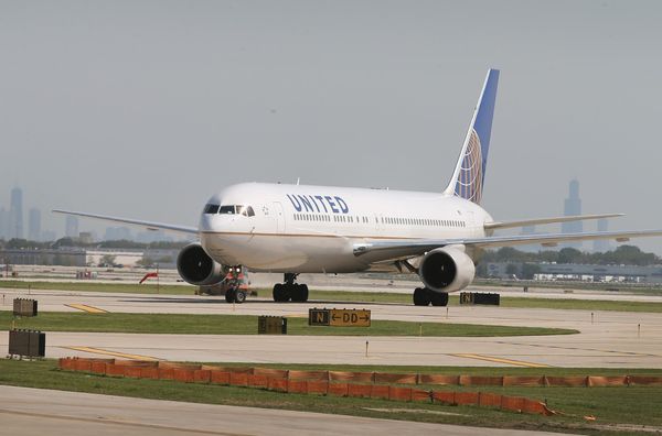 Pilots at United will vote on contract after tentative deal